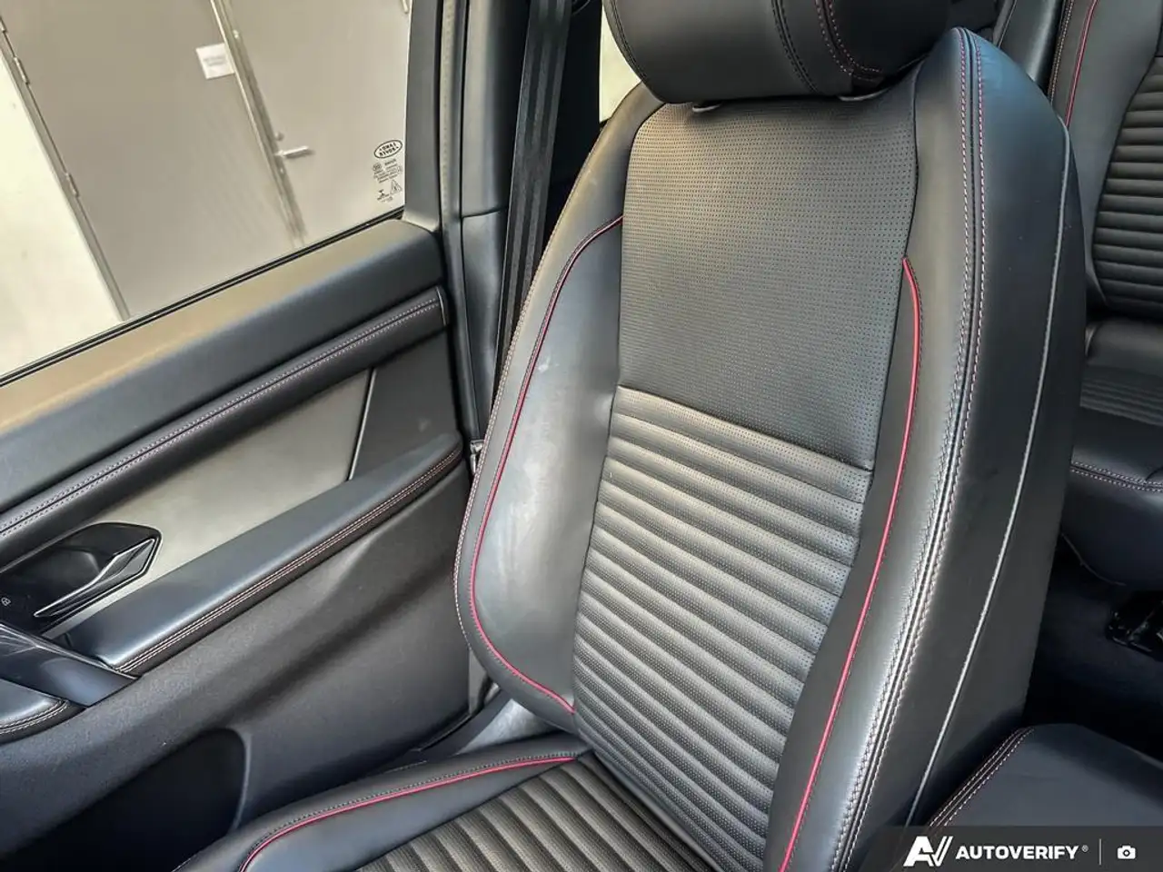 Land Rover Discovery Sport снимка Land Rover Discovery Sport
