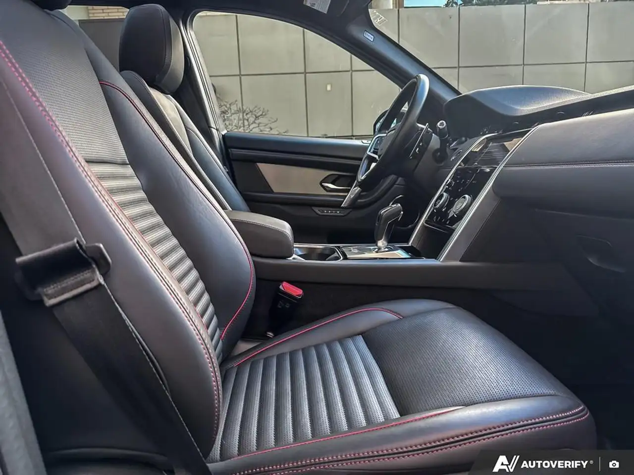 Land Rover Discovery Sport снимка Land Rover Discovery Sport