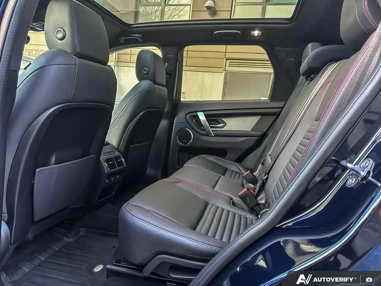Land Rover Discovery Sport снимка Land Rover Discovery Sport