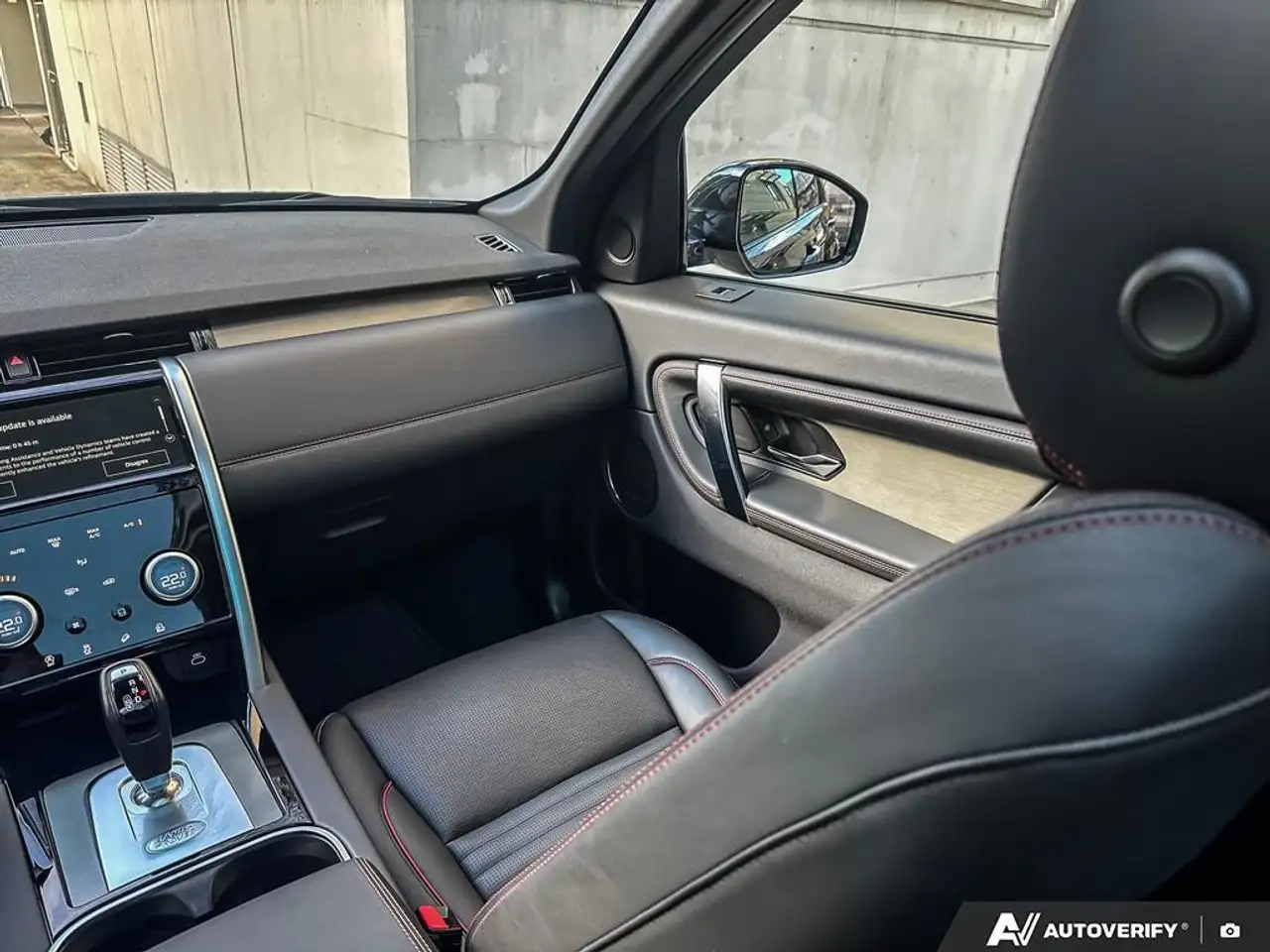 Land Rover Discovery Sport снимка Land Rover Discovery Sport