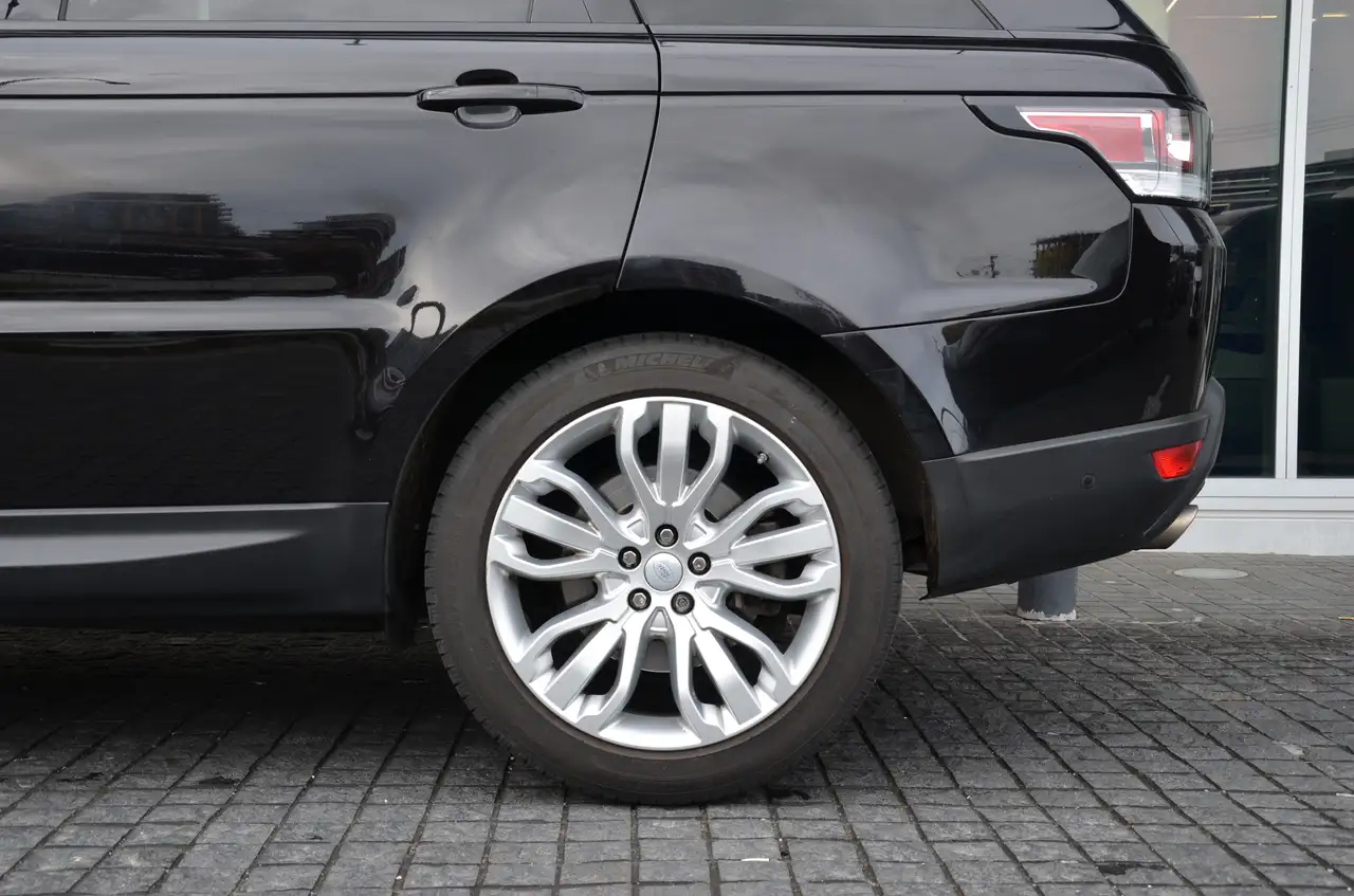 Land Rover Range Rover Sport снимка Land Rover Range Rover Sport