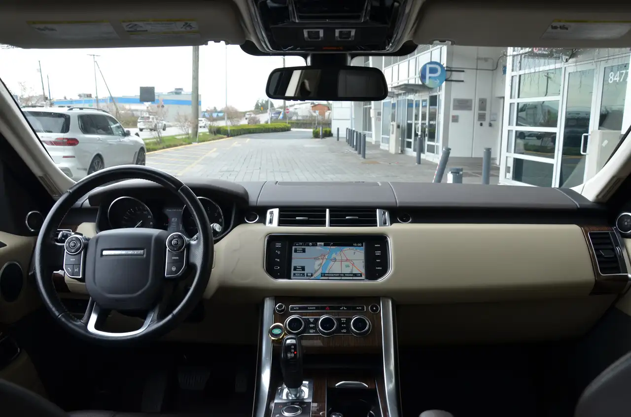Land Rover Range Rover Sport снимка Land Rover Range Rover Sport