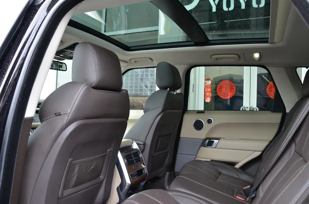 Land Rover Range Rover Sport снимка Land Rover Range Rover Sport