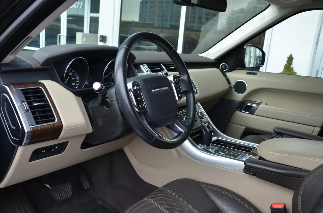 Land Rover Range Rover Sport снимка Land Rover Range Rover Sport