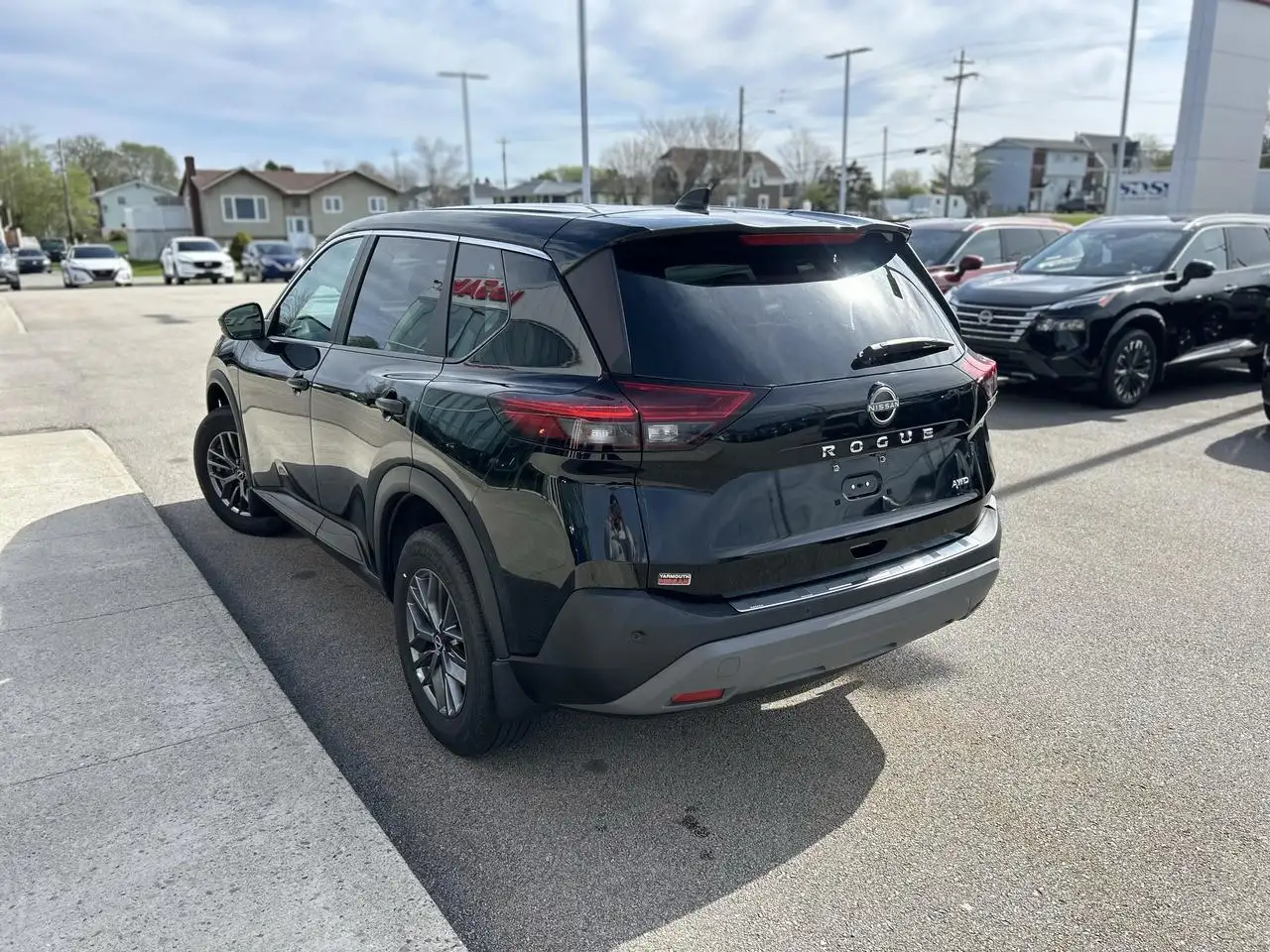 Nissan Rogue снимка Nissan Rogue