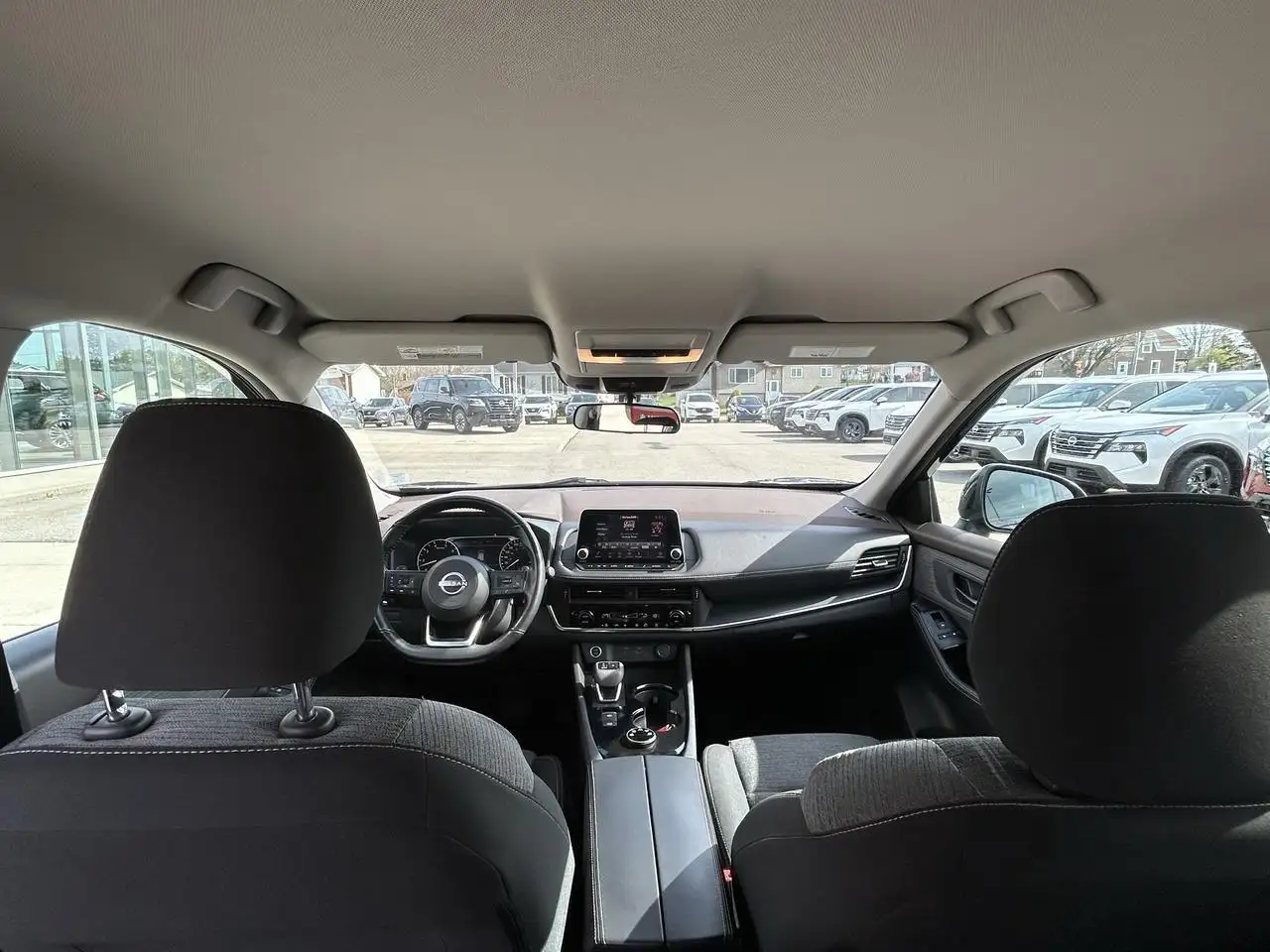 Nissan Rogue снимка Nissan Rogue