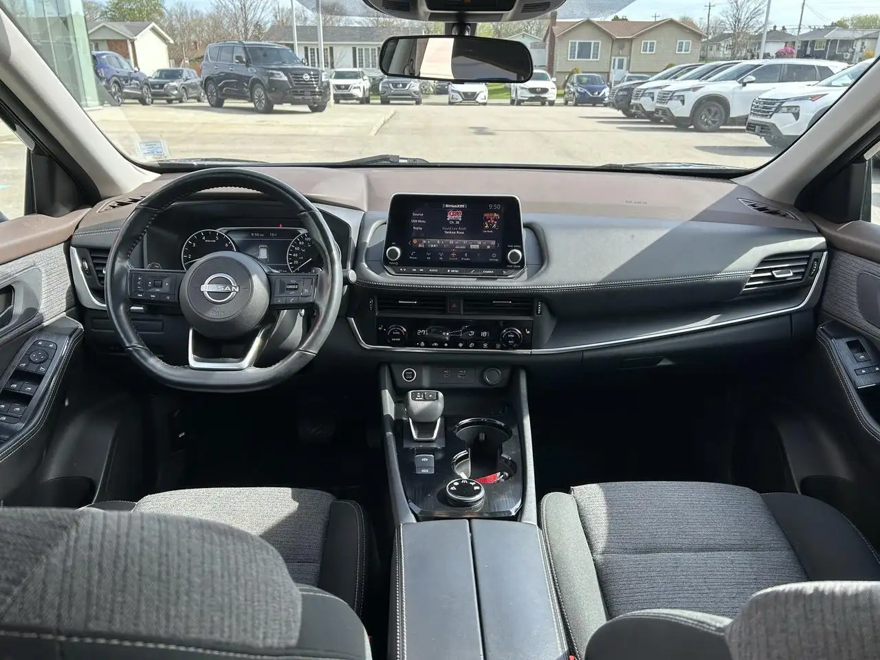 Nissan Rogue снимка Nissan Rogue