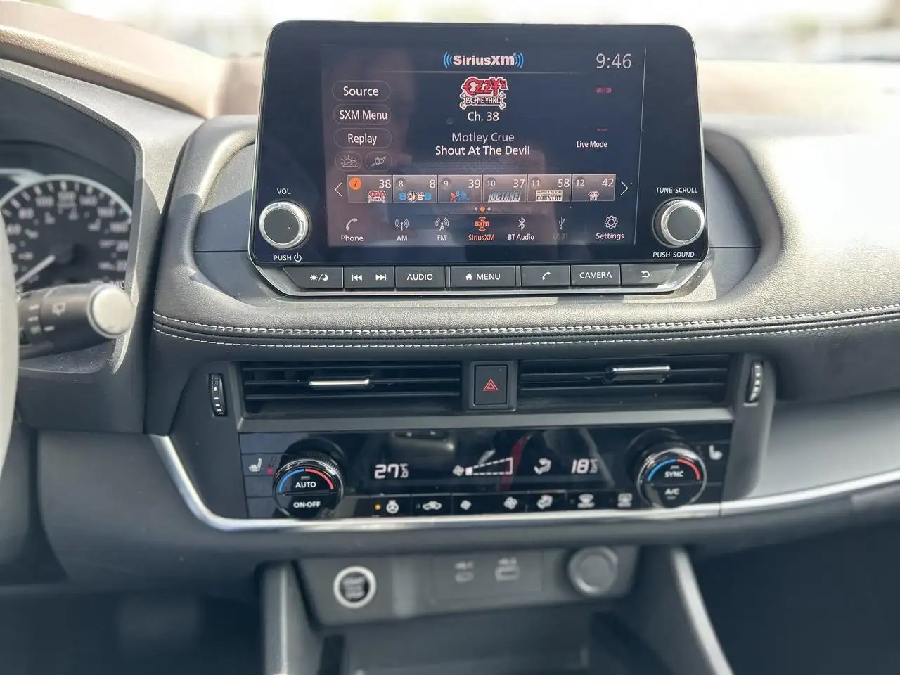 Nissan Rogue снимка Nissan Rogue