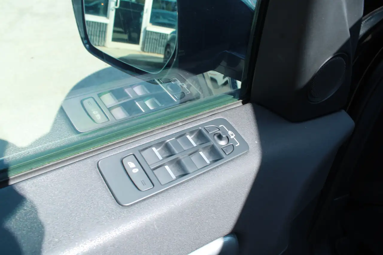 Land Rover Discovery Sport снимка Land Rover Discovery Sport