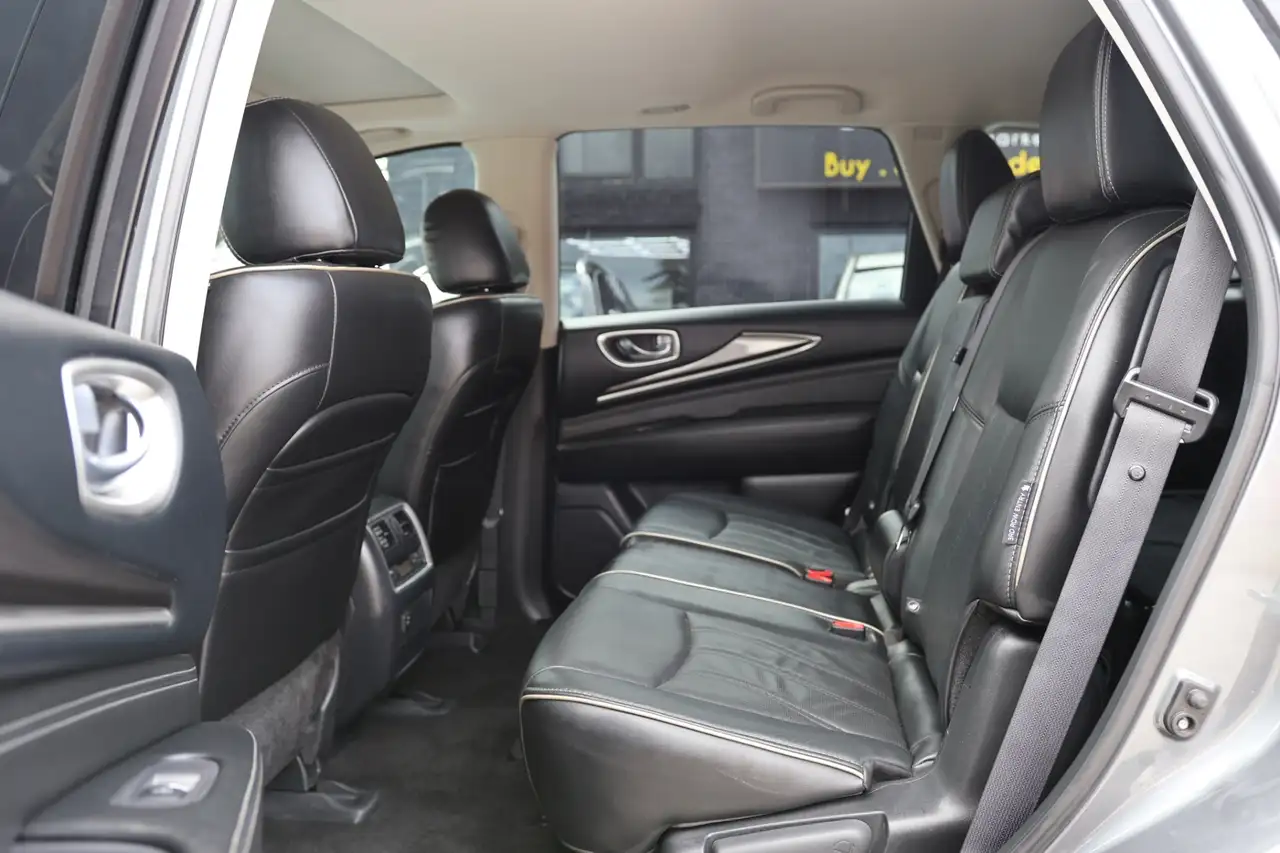 Infiniti QX60 снимка Infiniti QX60