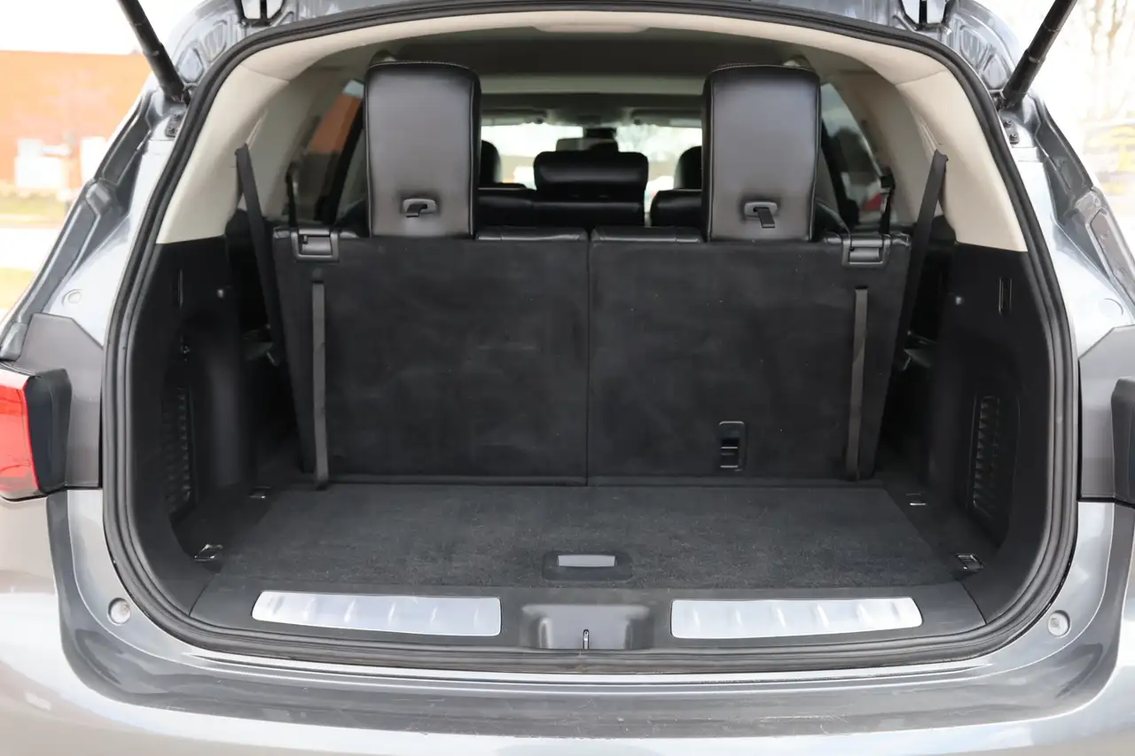 Infiniti QX60 снимка Infiniti QX60