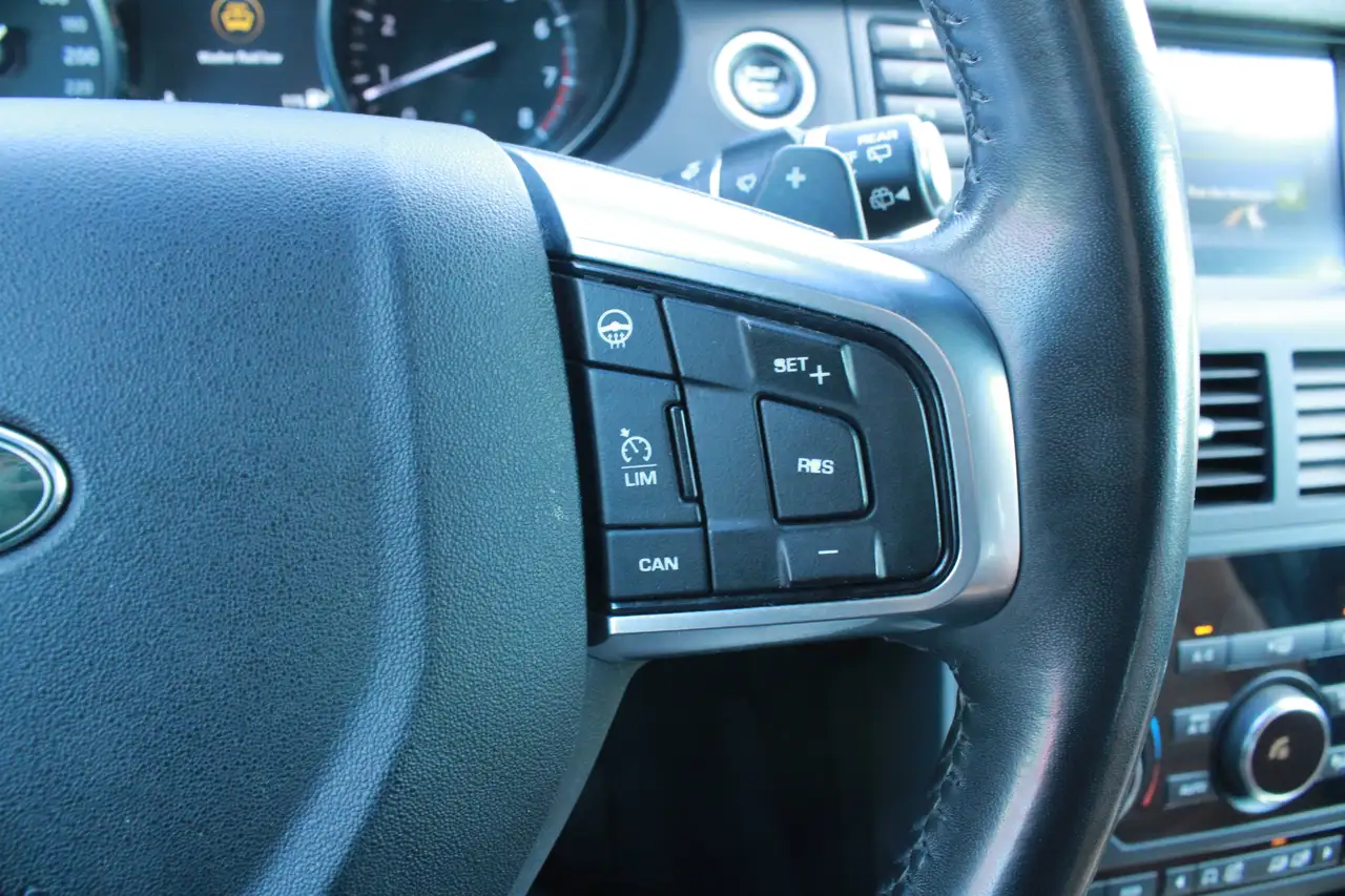 Land Rover Discovery Sport снимка Land Rover Discovery Sport