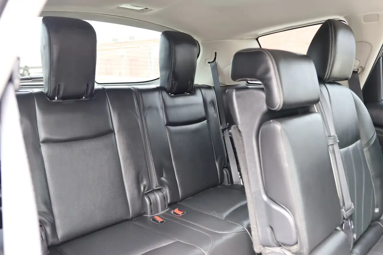 Infiniti QX60 снимка Infiniti QX60