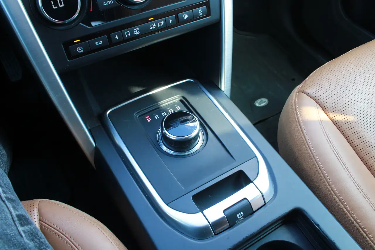 Land Rover Discovery Sport снимка Land Rover Discovery Sport