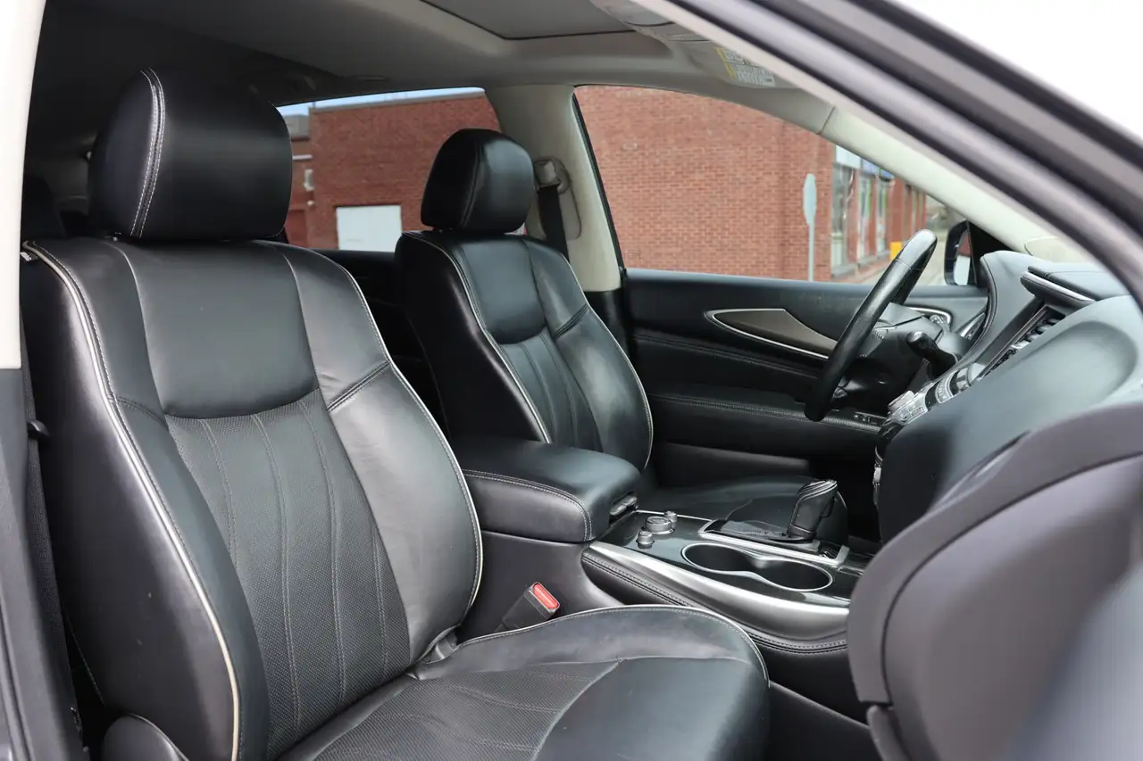 Infiniti QX60 снимка Infiniti QX60