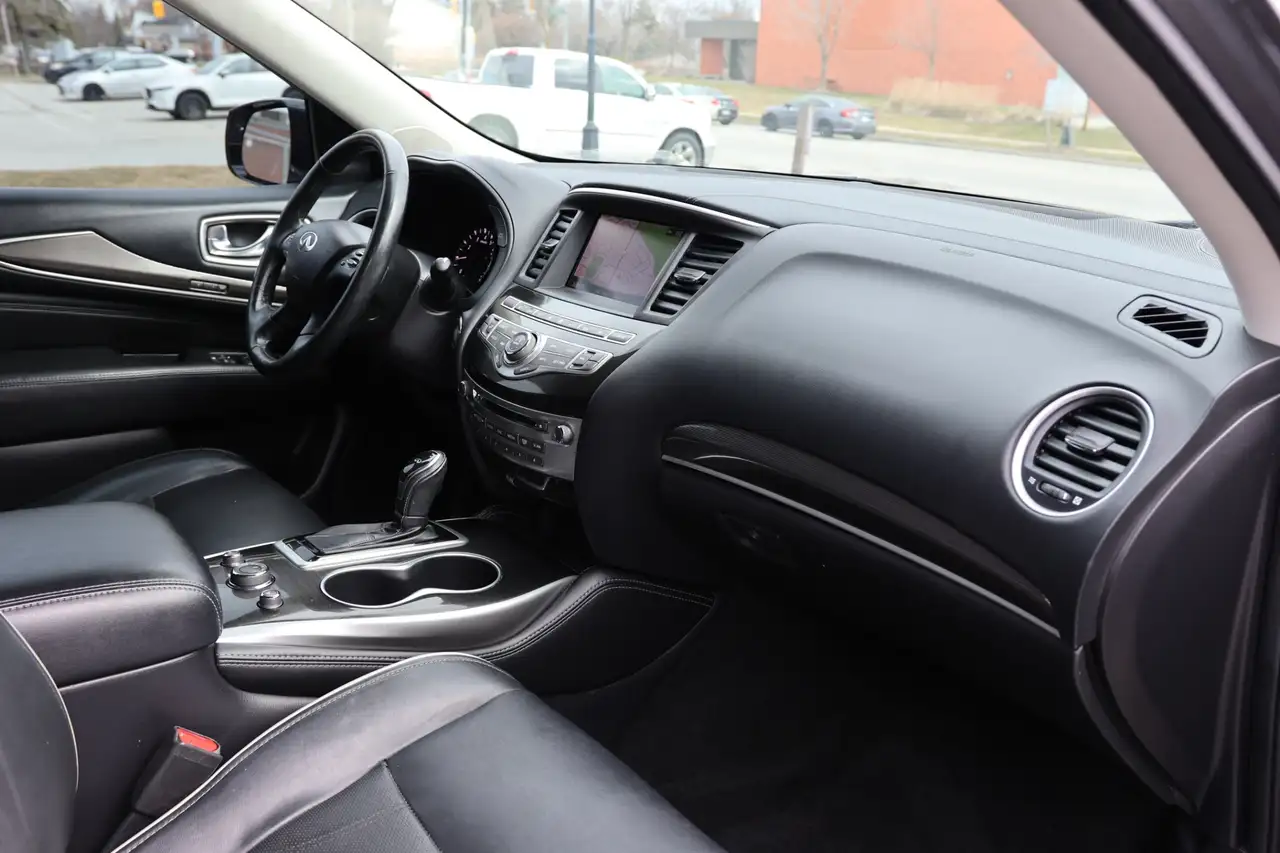 Infiniti QX60 снимка Infiniti QX60