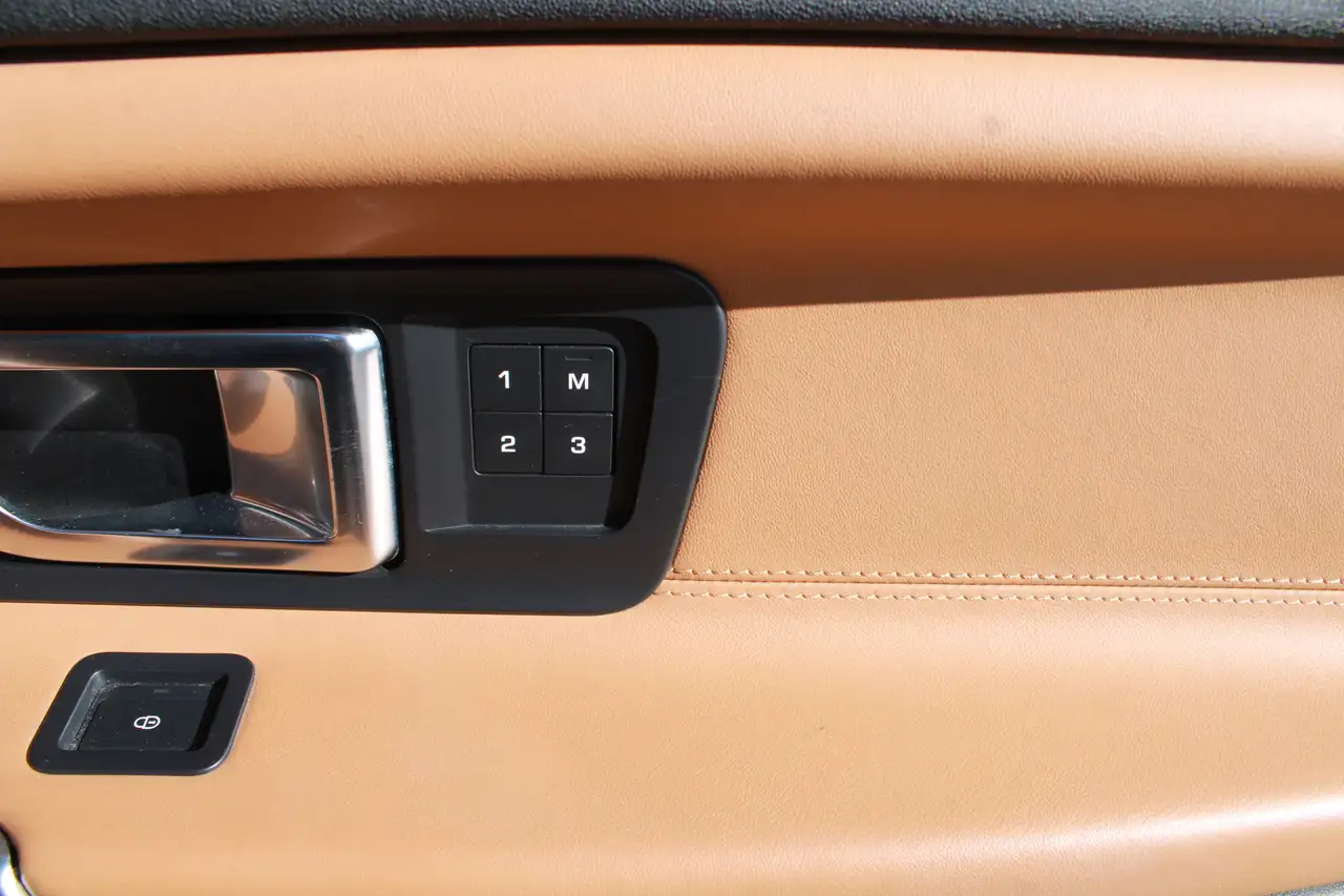 Land Rover Discovery Sport снимка Land Rover Discovery Sport