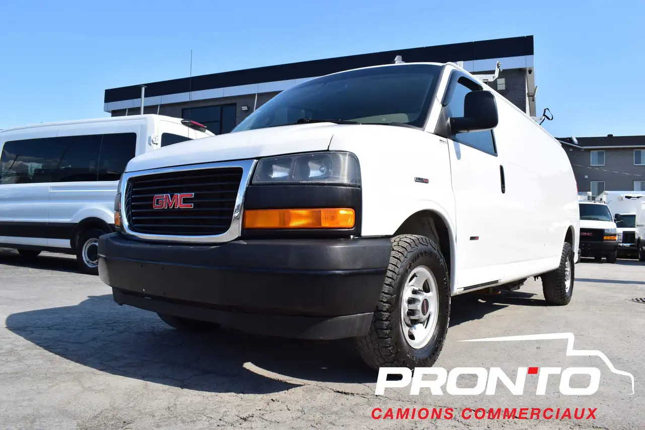 GMC Savana photo GMC Savana