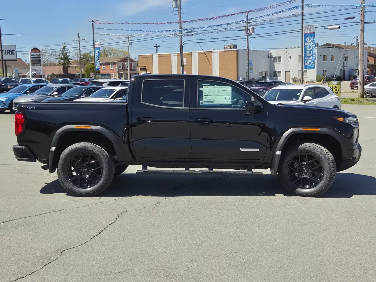 GMC Canyon photo GMC Canyon