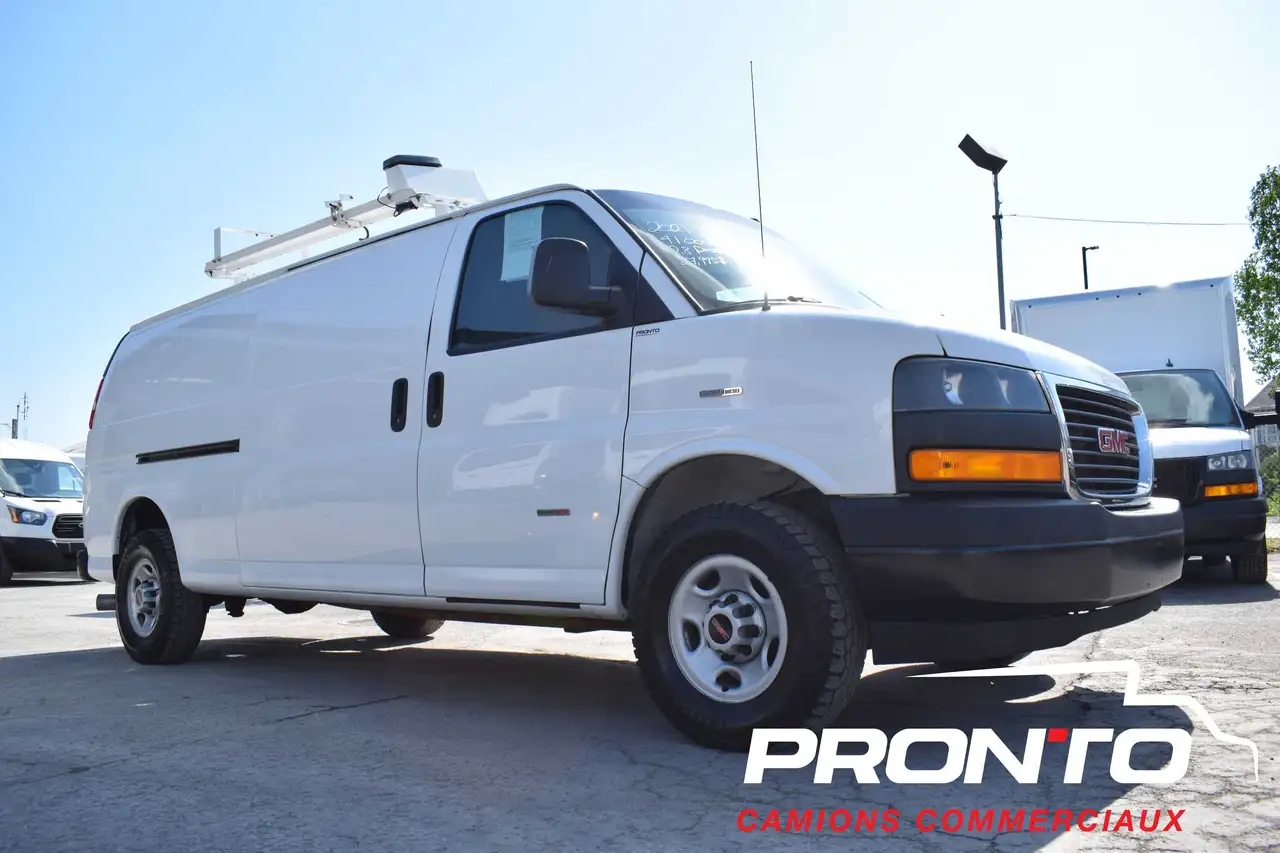 GMC Savana photo GMC Savana