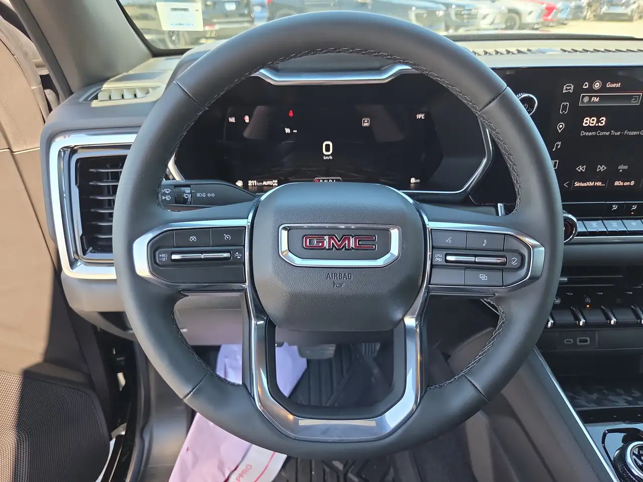 GMC Canyon photo GMC Canyon