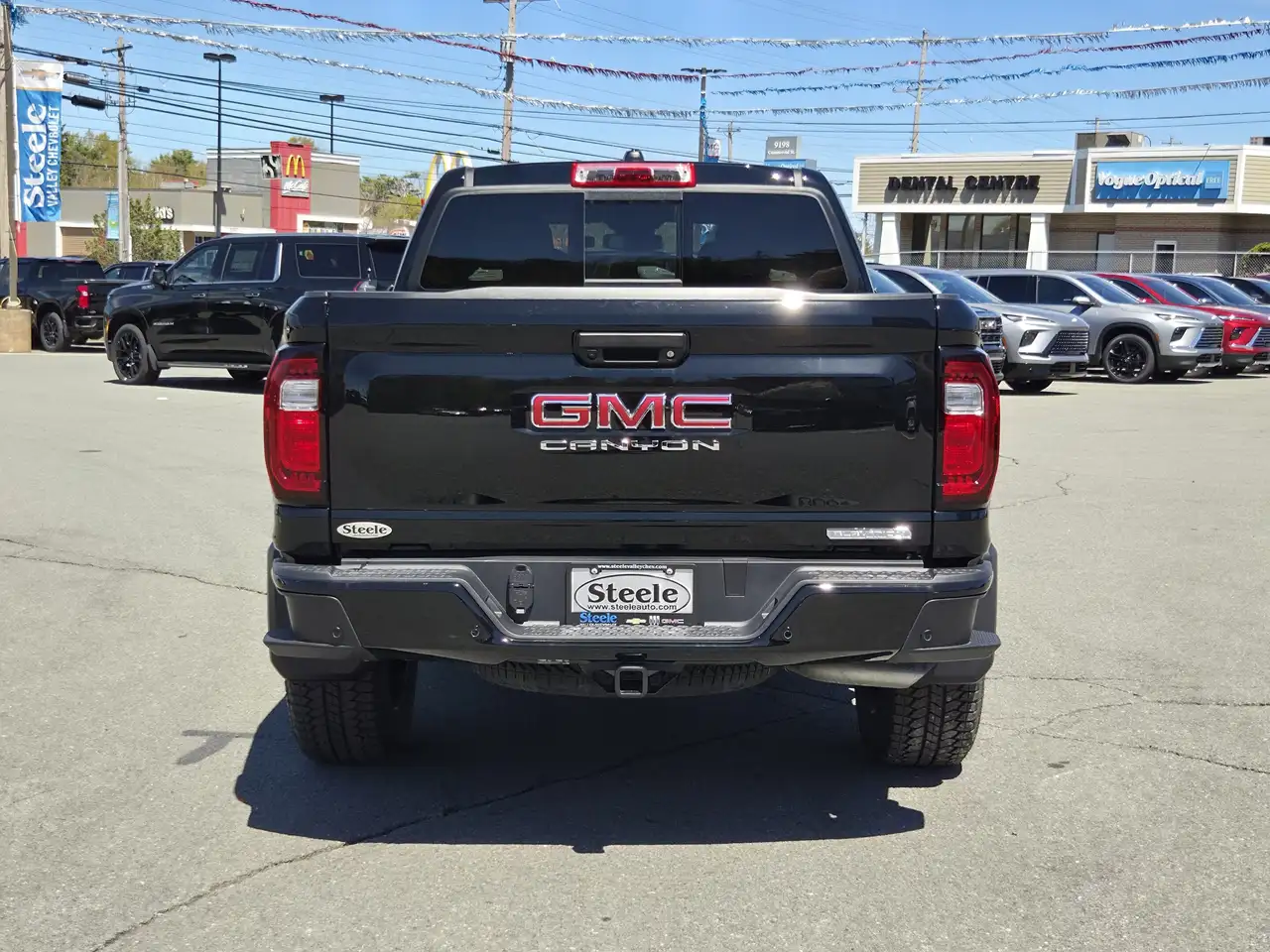 GMC Canyon photo GMC Canyon
