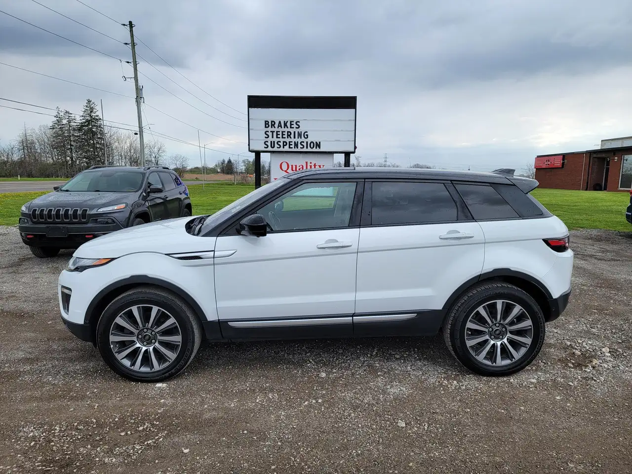 Land Rover Range Rover Evoque photo Land Rover Range Rover Evoque