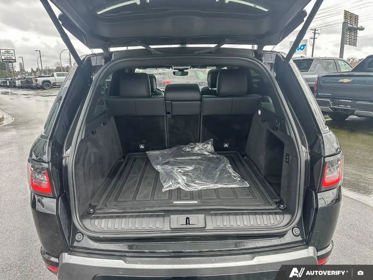 Land Rover Range Rover Sport photo Land Rover Range Rover Sport