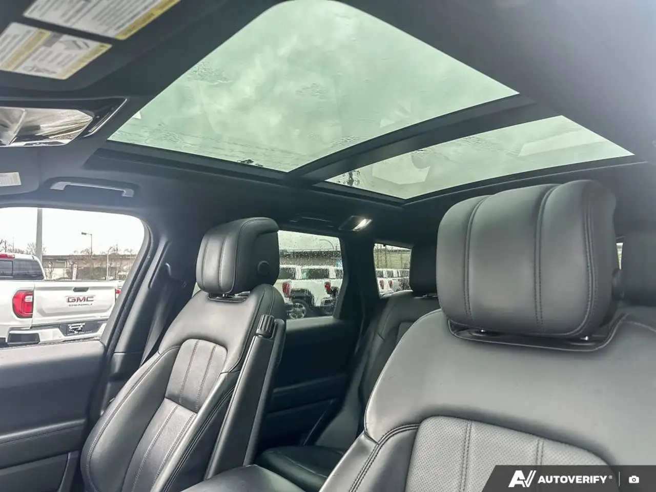 Land Rover Range Rover Sport photo Land Rover Range Rover Sport