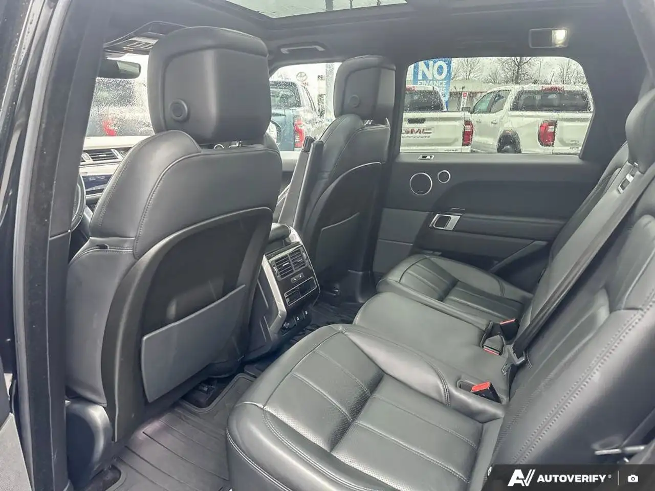 Land Rover Range Rover Sport photo Land Rover Range Rover Sport