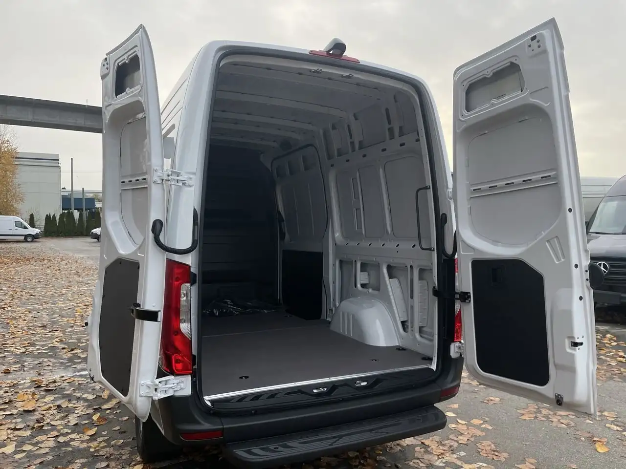 Mercedes-Benz Sprinter photo Mercedes-Benz Sprinter