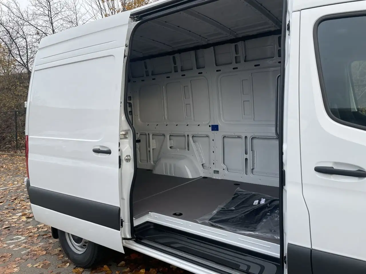 Mercedes-Benz Sprinter photo Mercedes-Benz Sprinter