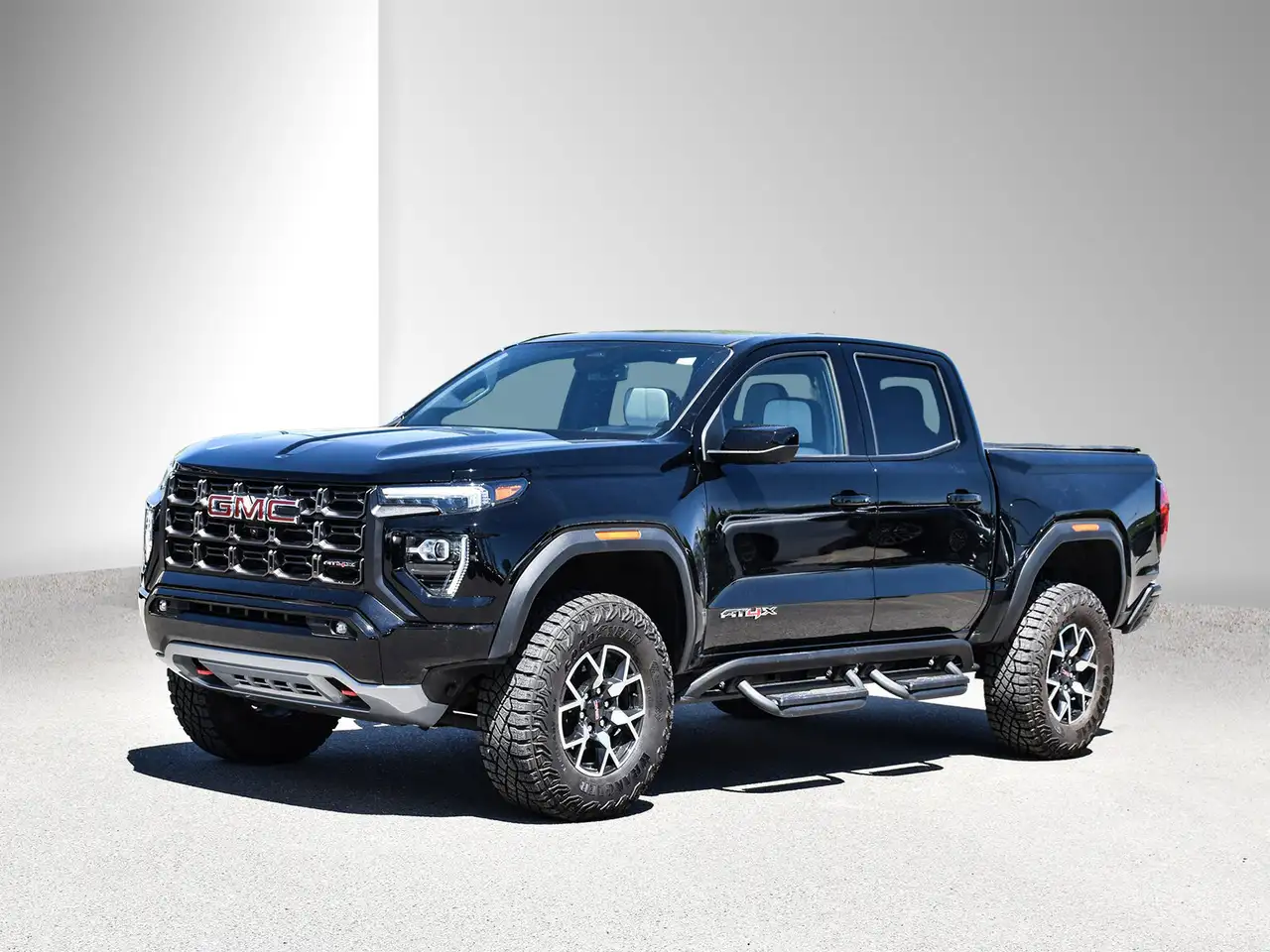 GMC Canyon photo GMC Canyon
