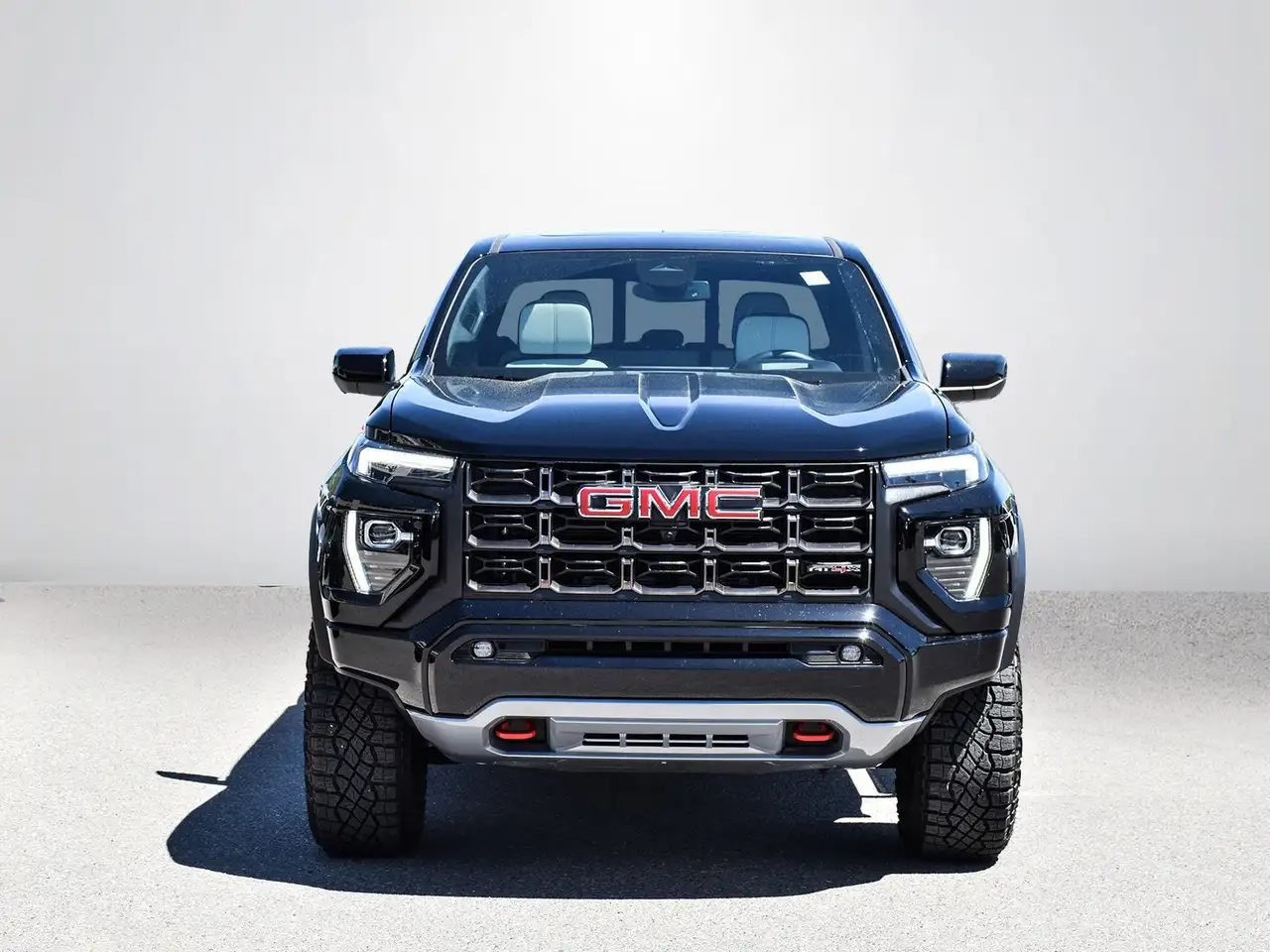 GMC Canyon photo GMC Canyon