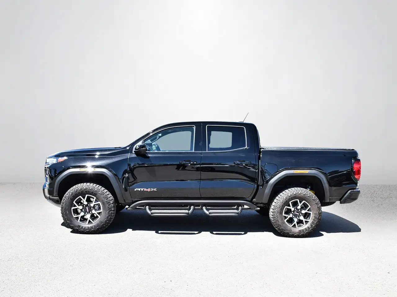 GMC Canyon photo GMC Canyon
