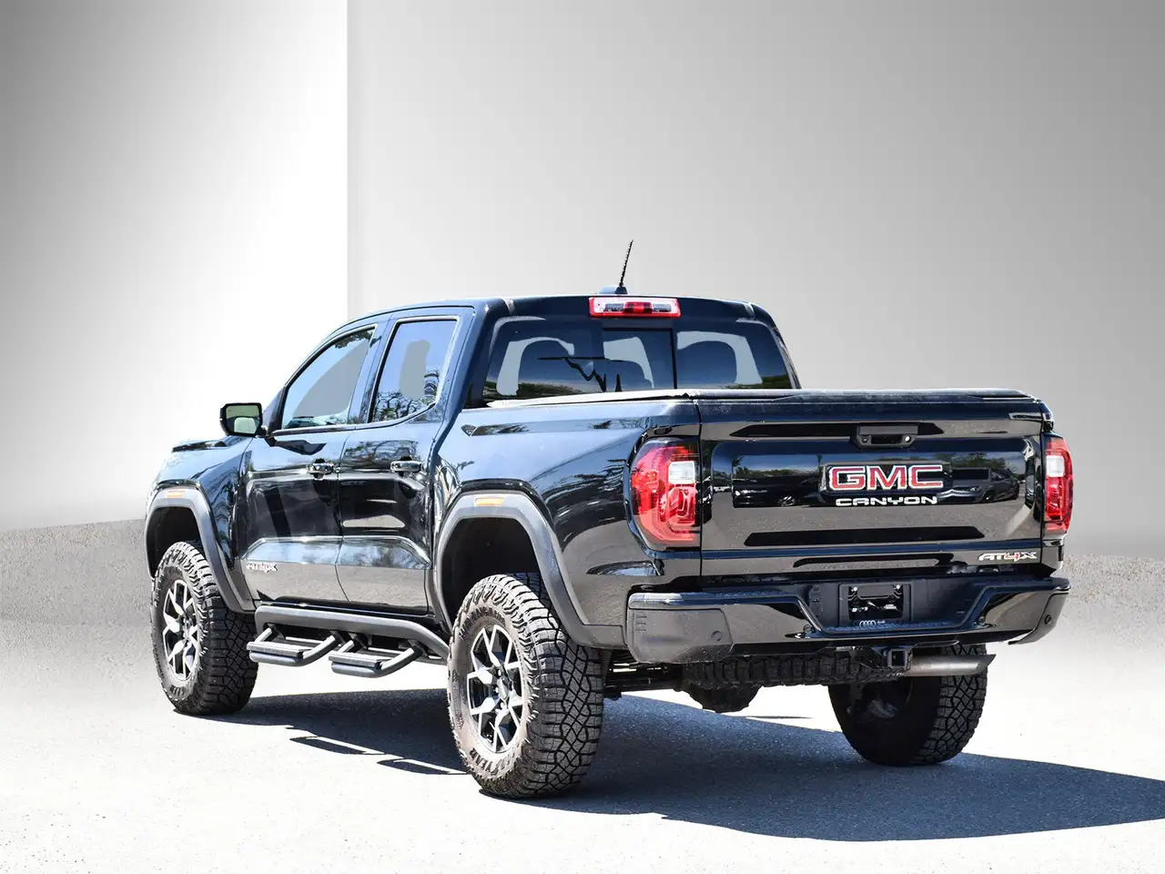 GMC Canyon photo GMC Canyon