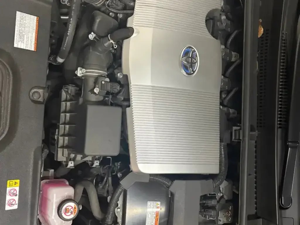 Toyota Prius Prime снимка Toyota Prius Prime