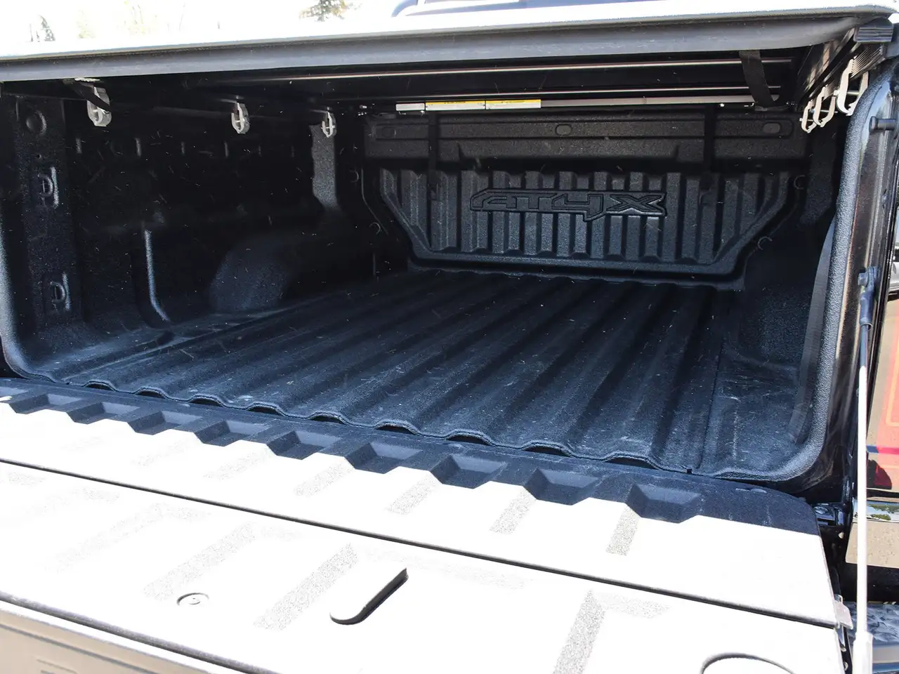 GMC Canyon photo GMC Canyon