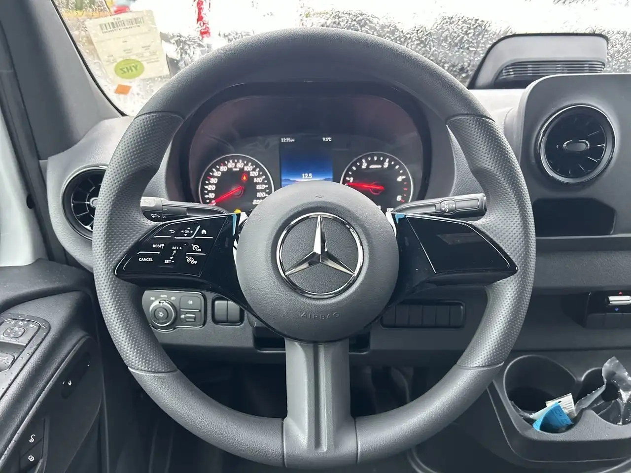 Mercedes-Benz Sprinter photo Mercedes-Benz Sprinter