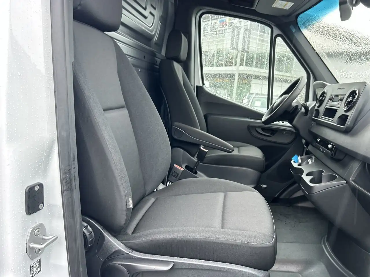 Mercedes-Benz Sprinter photo Mercedes-Benz Sprinter