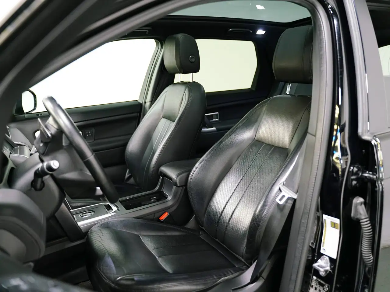Land Rover Discovery Sport снимка Land Rover Discovery Sport