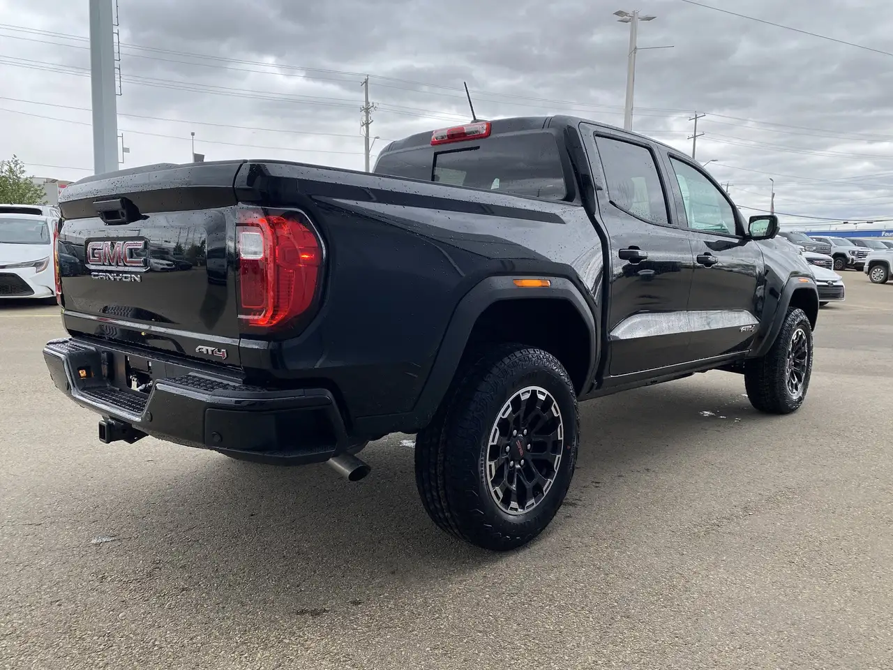 GMC Canyon photo GMC Canyon