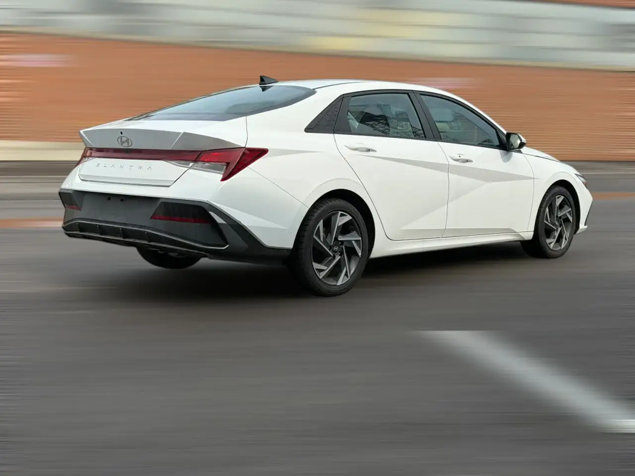 Hyundai ELANTRA снимка Hyundai ELANTRA