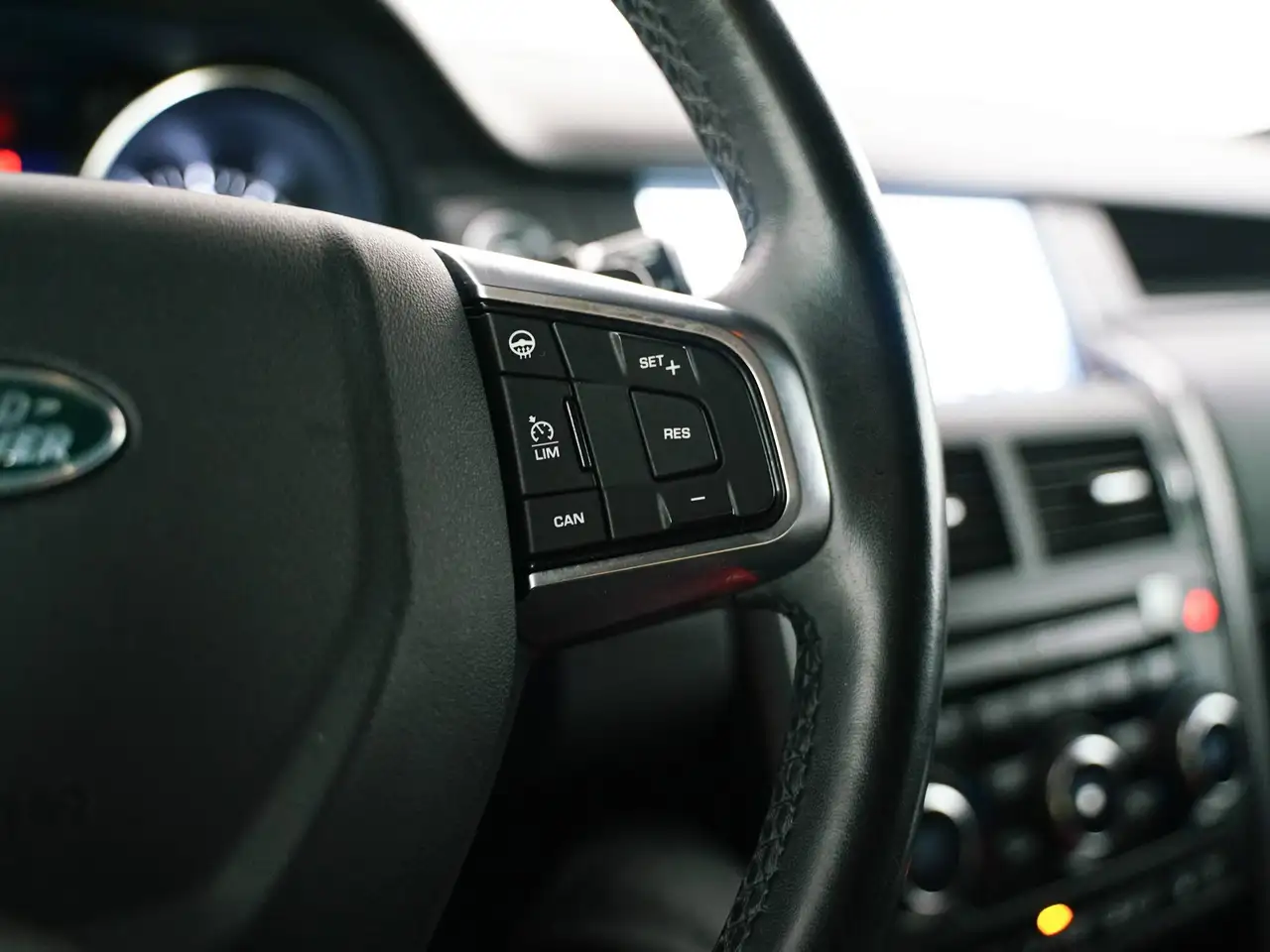 Land Rover Discovery Sport снимка Land Rover Discovery Sport