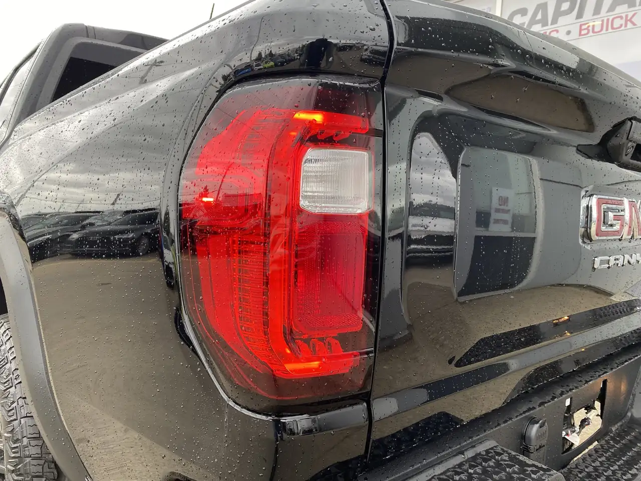 GMC Canyon photo GMC Canyon