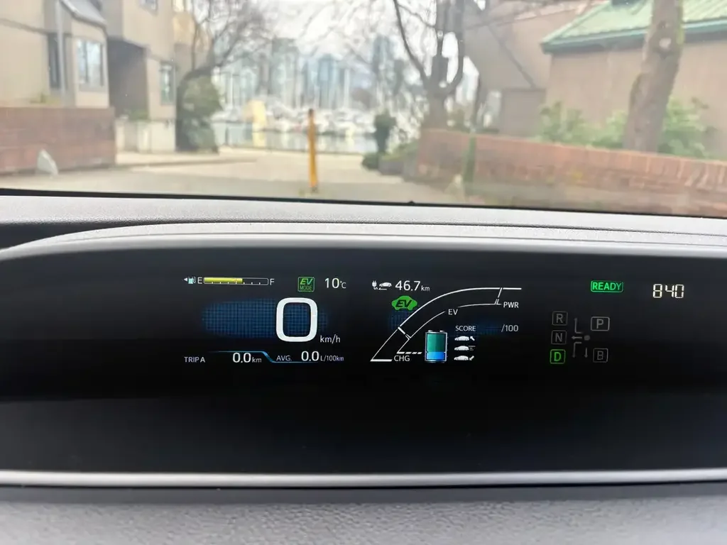 Toyota Prius Prime снимка Toyota Prius Prime