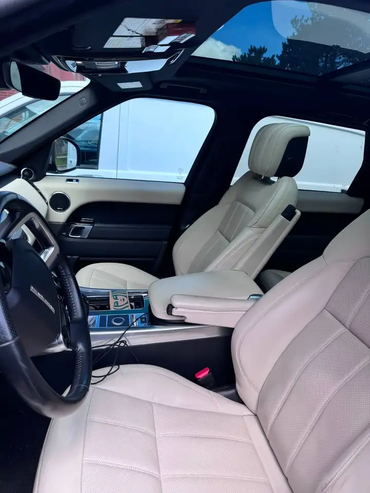 Land Rover Range Rover Sport photo Land Rover Range Rover Sport