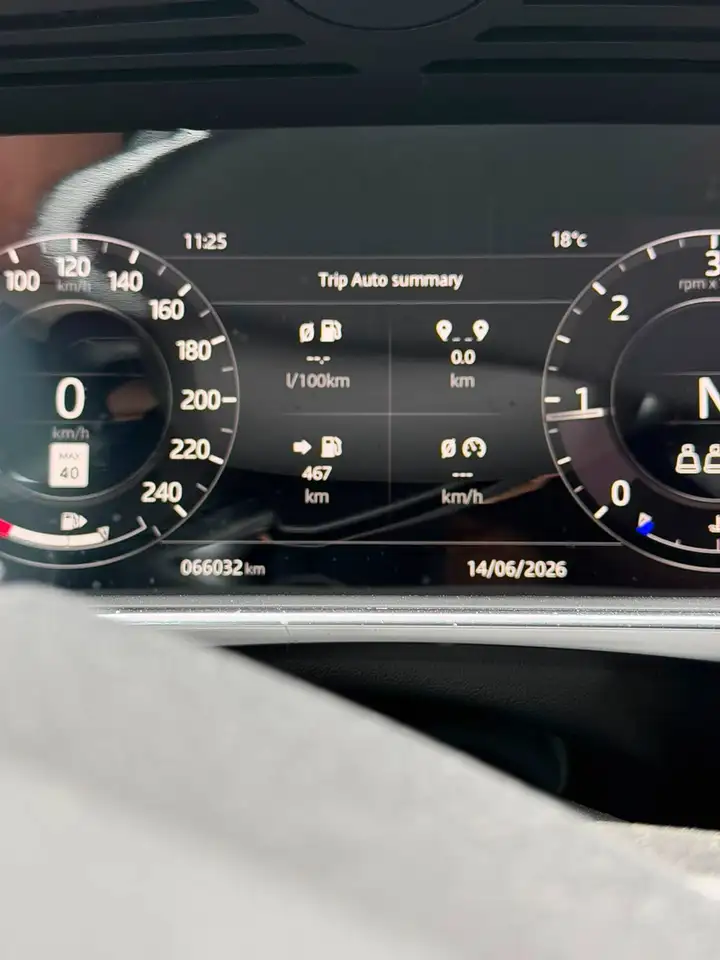 Land Rover Range Rover Sport photo Land Rover Range Rover Sport