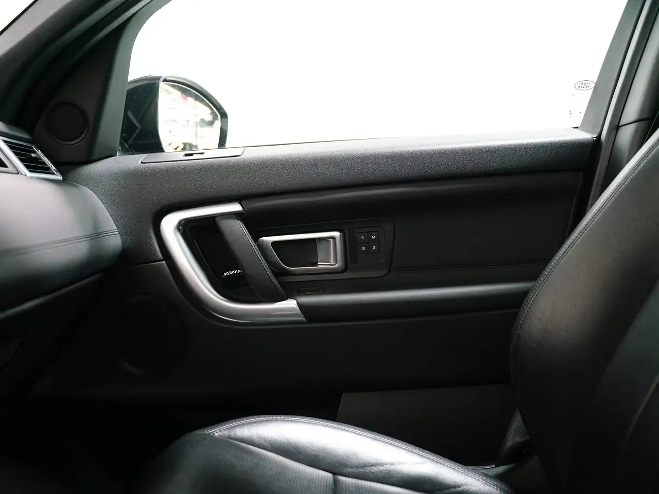 Land Rover Discovery Sport снимка Land Rover Discovery Sport
