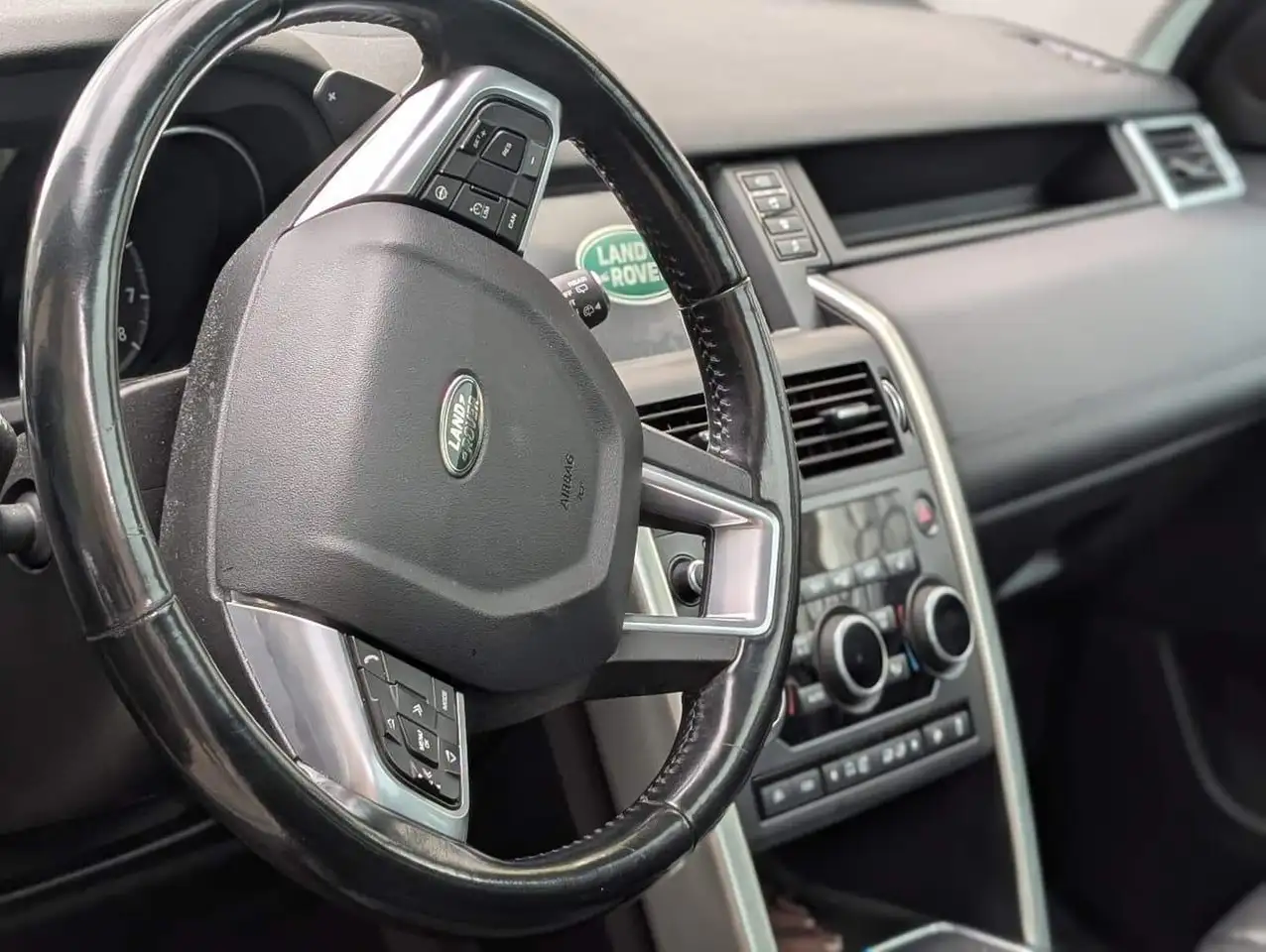 Land Rover Discovery Sport снимка Land Rover Discovery Sport